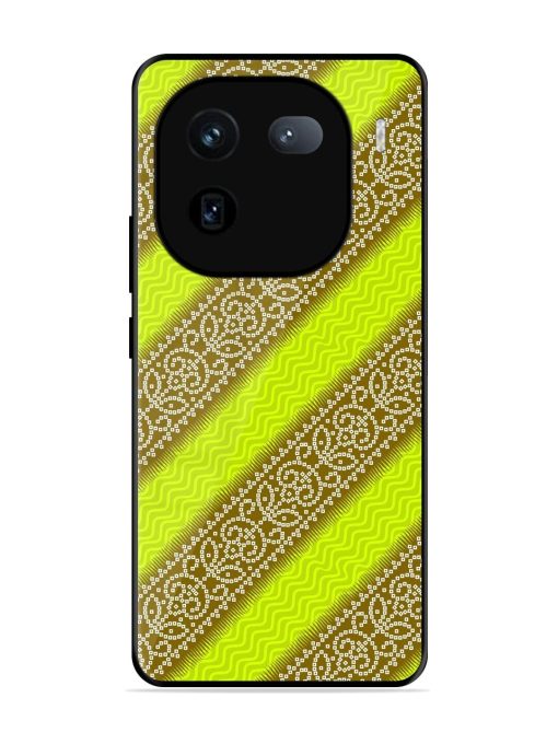 Golden Bandana Bliss Glossy Soft Edge Case for Iqoo 12 (5G) Chachhi