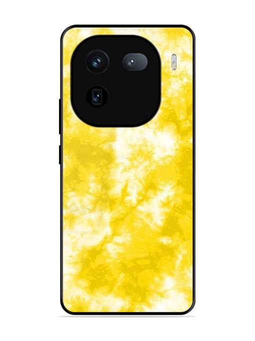 Golden Tie-Dye Twirl Glossy Soft Edge Case for Iqoo 12 (5G)