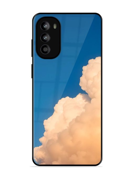 Golden Cloudscape Glossy Soft Edge Case for Motorola Moto G82 (5G)