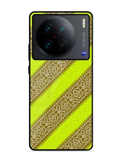 Golden Bandana Bliss Glossy Soft Edge Case for Vivo X90 Pro Chachhi